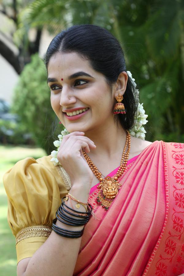 aparna-stills-2-4.jpg