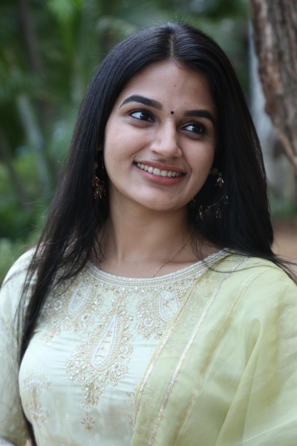 aparna-stills-2.jpg