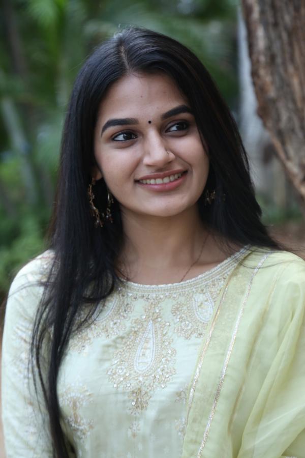 aparna-stills-3.jpg