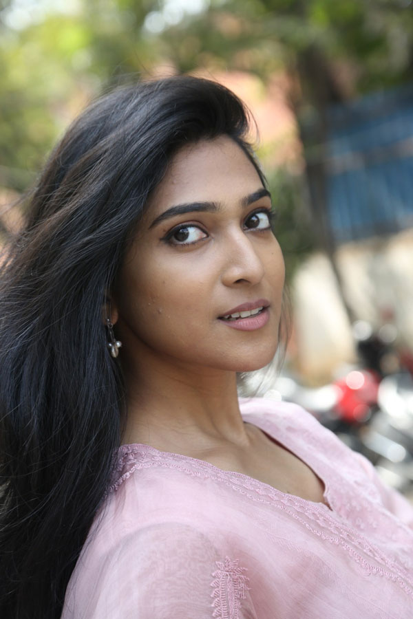 apoorva-rao-stills-2-4.jpg