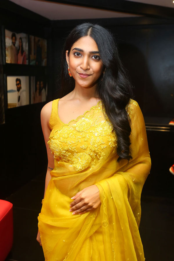 apoorva-rao-stills-8.jpg