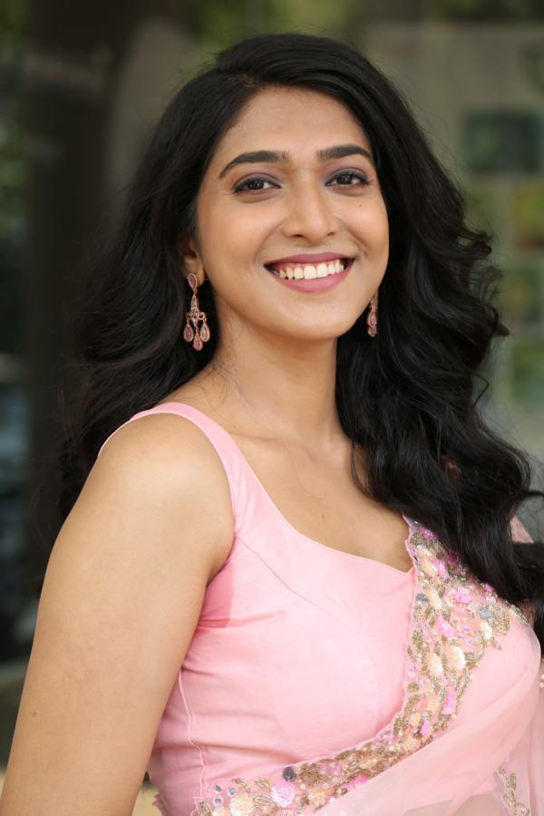 apoorva-stills-4.jpg