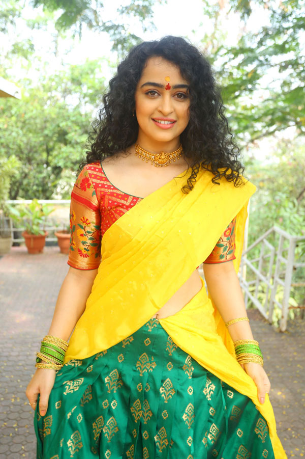 apsara-rani-stills-2-11.jpg