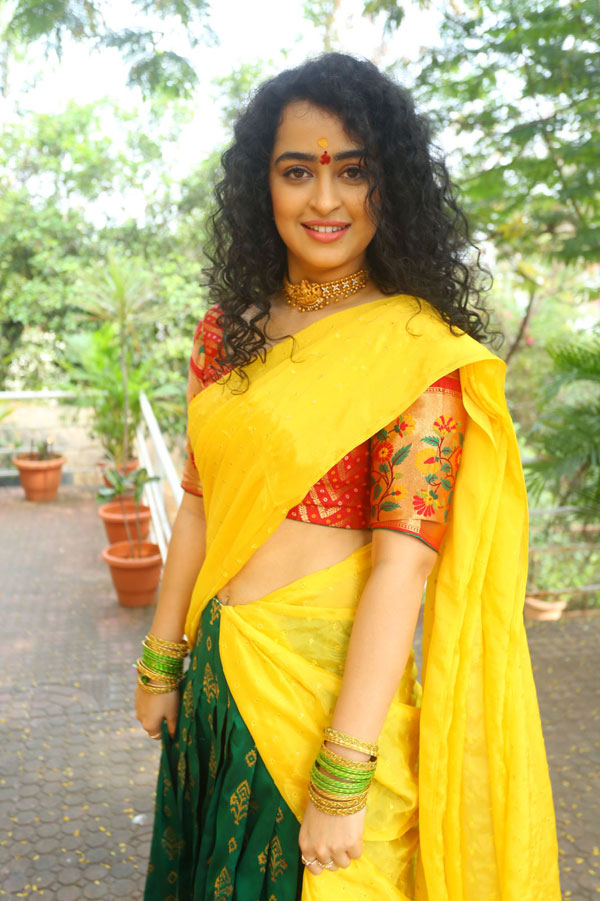 apsara-rani-stills-2-12.jpg