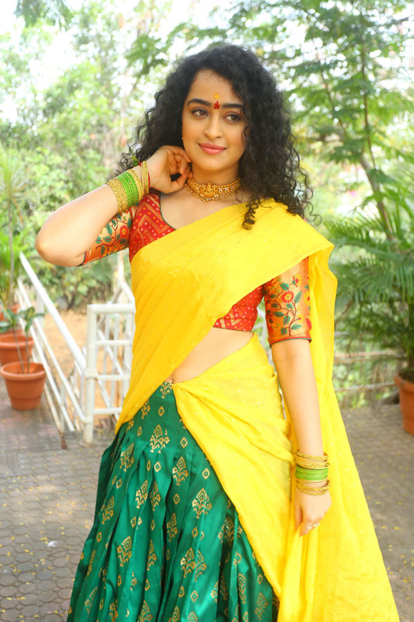 apsara-rani-stills-2-15.jpg