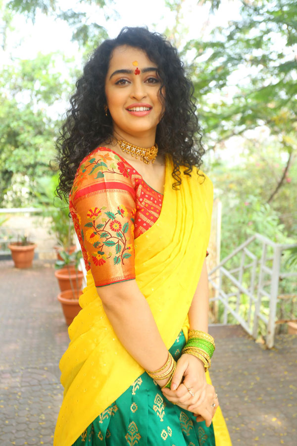 apsara-rani-stills-2-18.jpg