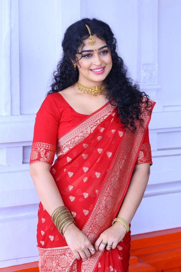apsara-rani-stills-3-10.jpg