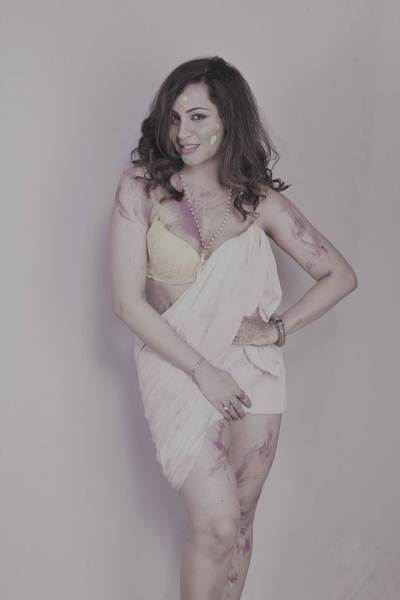 arshi-khan-hot-goa-shoot-22.jpg