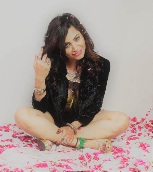 arshi-khan-hot-goa-shoot-26.jpg