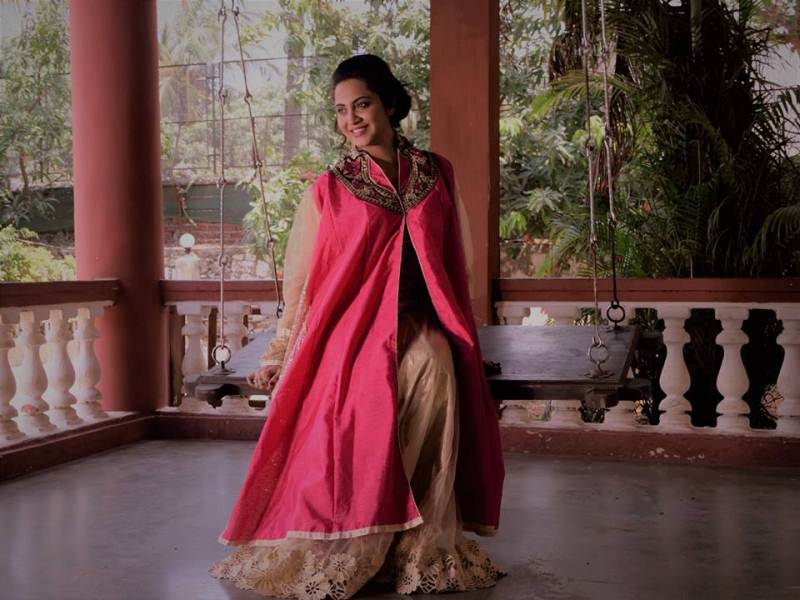 arshi-khan-hot-goa-shoot-7.jpg
