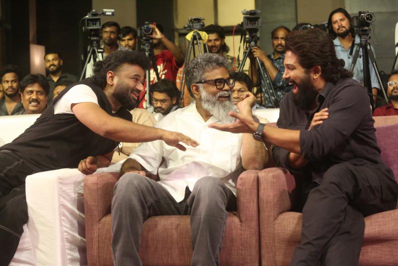 arya-movie-20-years-celebration-14.jpg