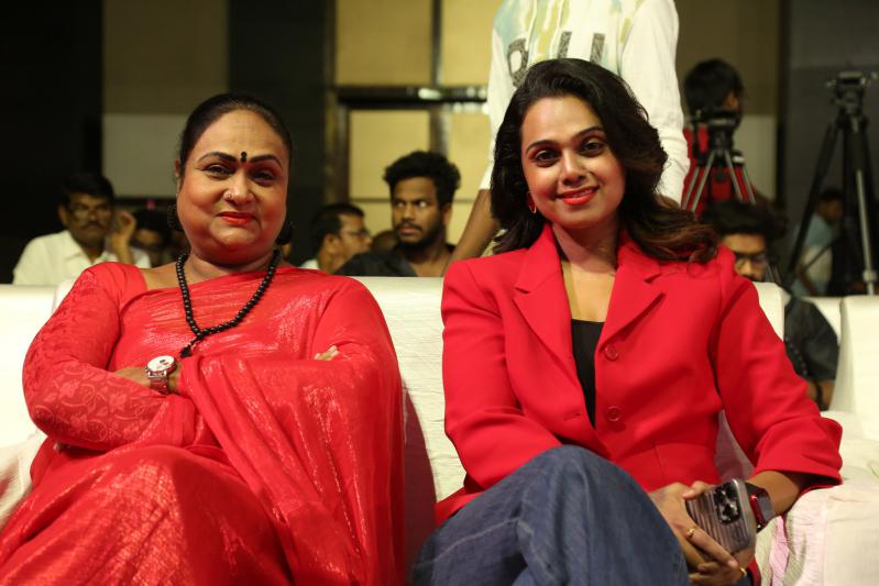 arya-movie-20-years-celebration-5.jpg