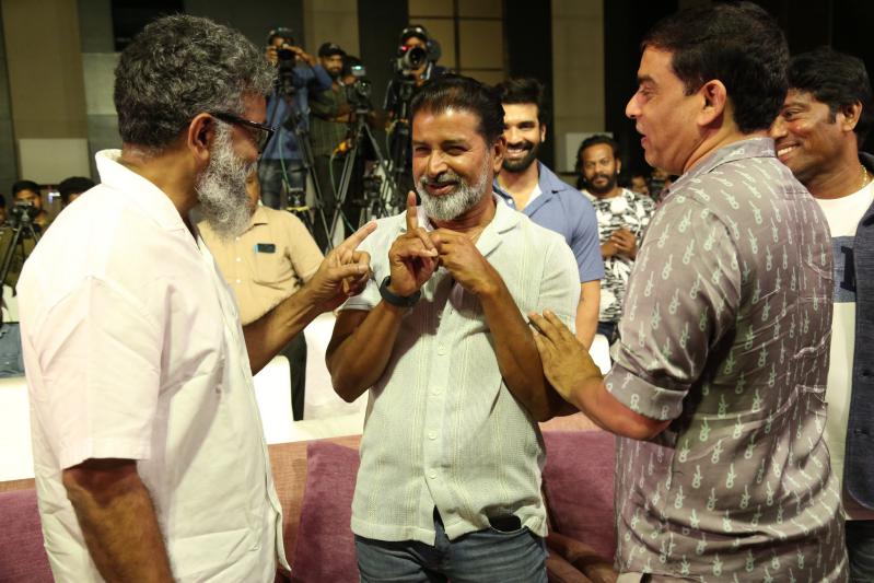 arya-movie-20-years-celebration-7.jpg