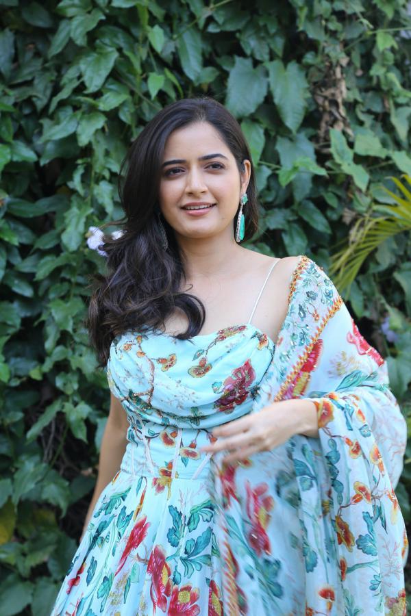 ashika-ranganath-stills-2-10.jpg
