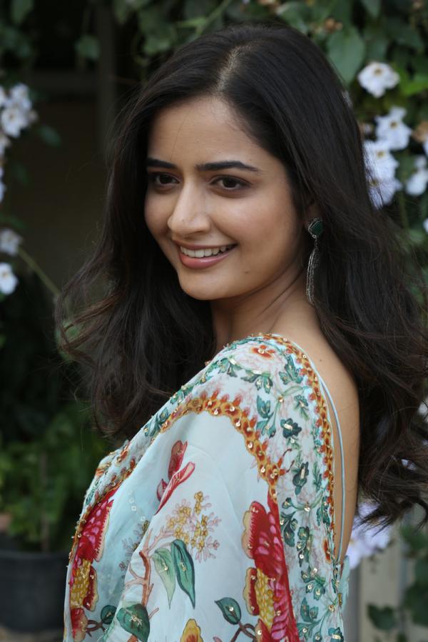 ashika-ranganath-stills-2-2.jpg