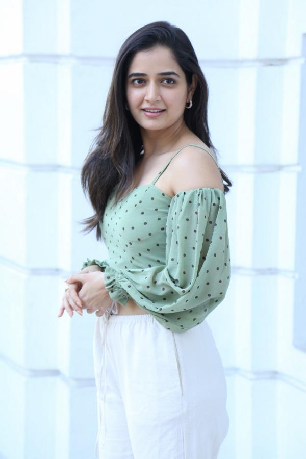 ashika-ranganath-stills-3-11.jpg