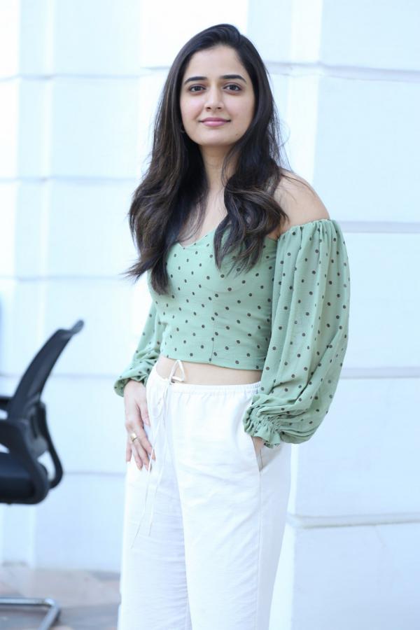 ashika-ranganath-stills-3-2.jpg