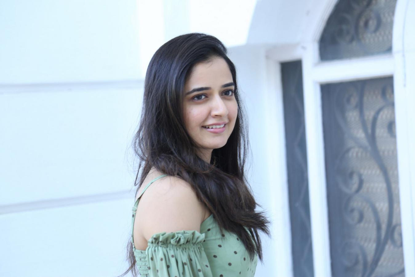ashika-ranganath-stills-3-7.jpg