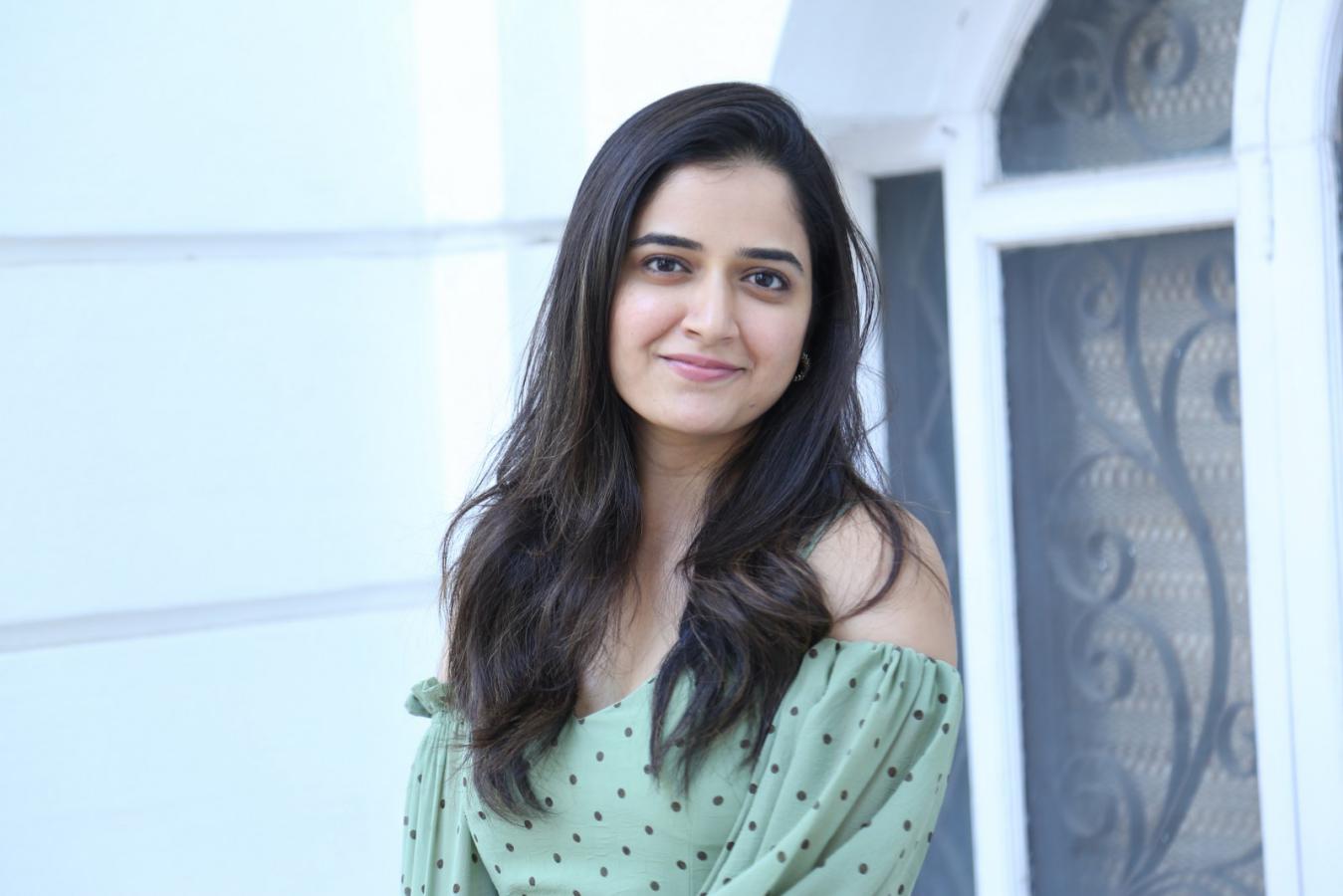 ashika-ranganath-stills-3-9.jpg