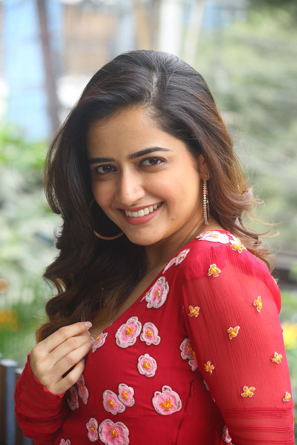 ashika-ranganath-stills-4-19.jpg
