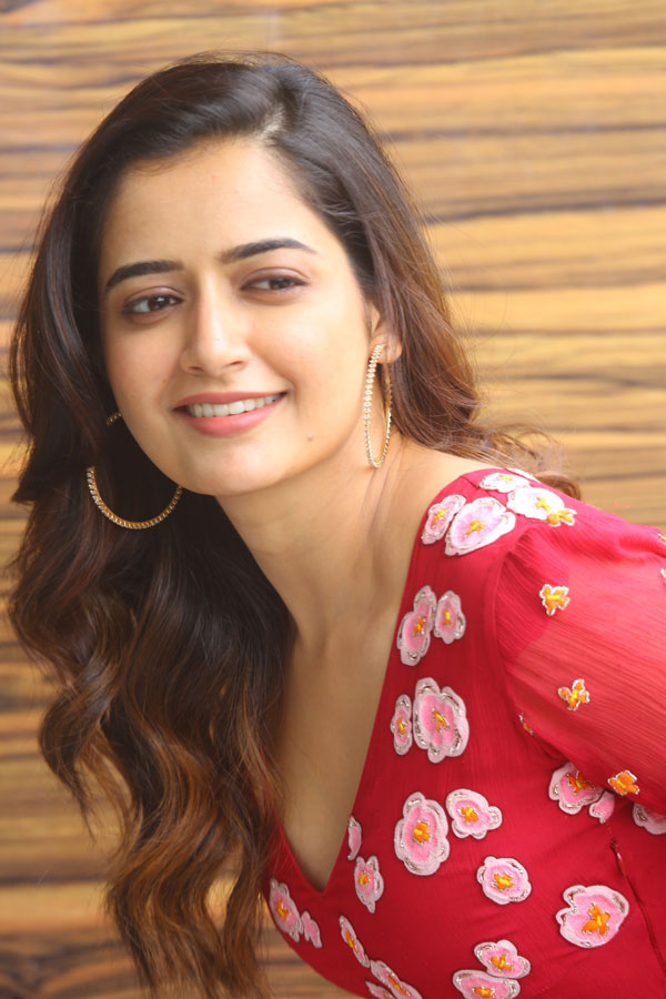 ashika-ranganath-stills-4-23.jpg