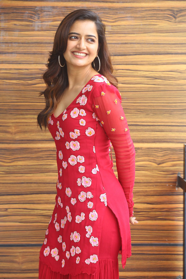 ashika-ranganath-stills-4-26.jpg