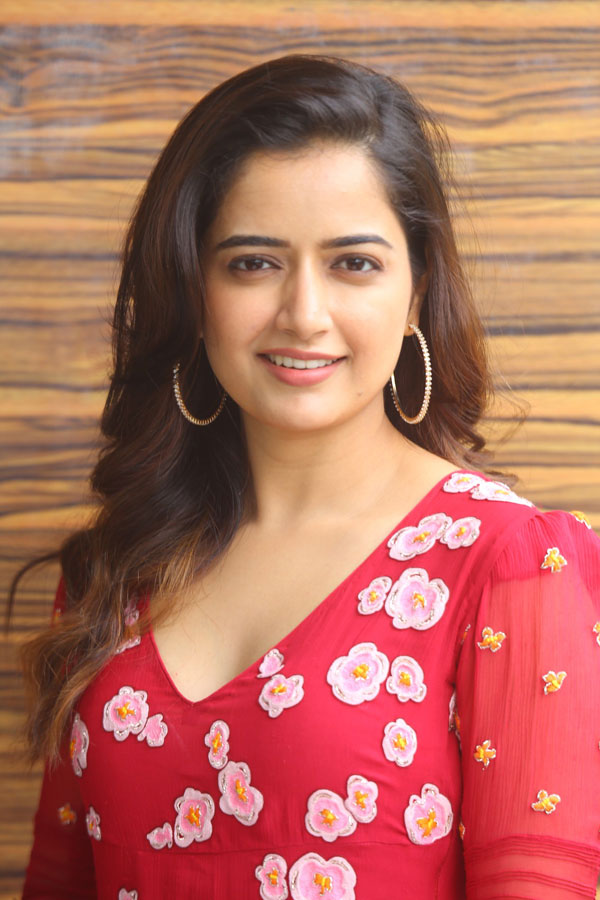 ashika-ranganath-stills-4-27.jpg