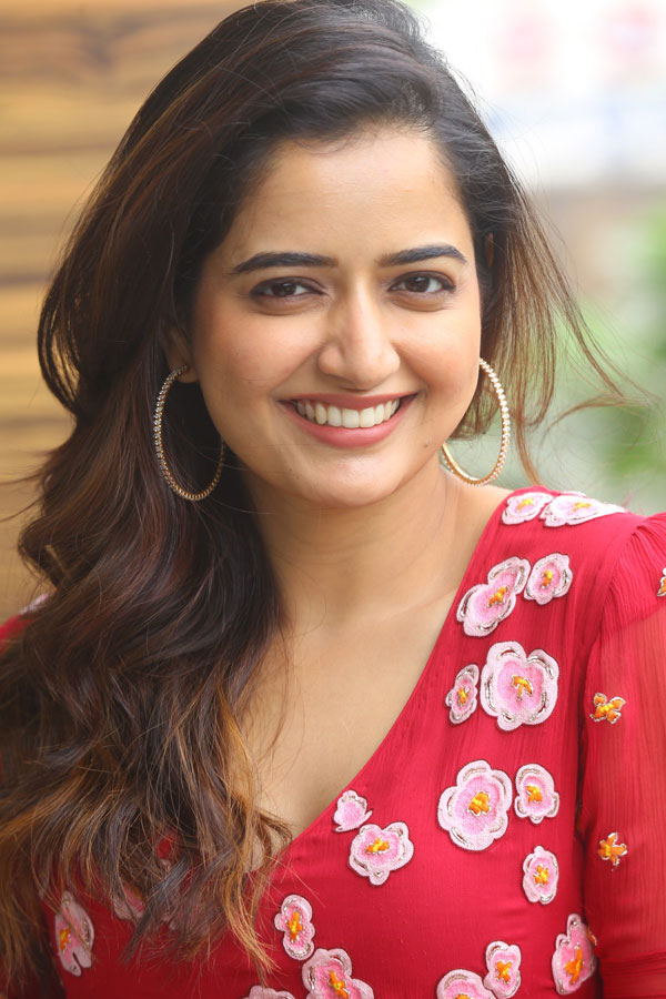 ashika-ranganath-stills-4-3.jpg
