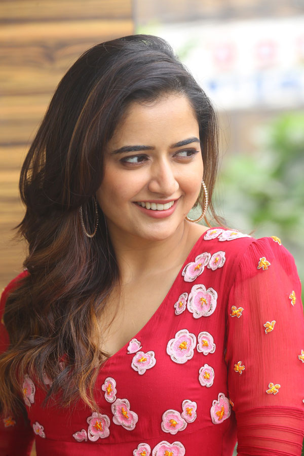 ashika-ranganath-stills-4-4.jpg