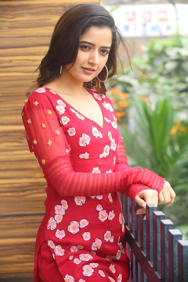 ashika-ranganath-stills-4-7.jpg