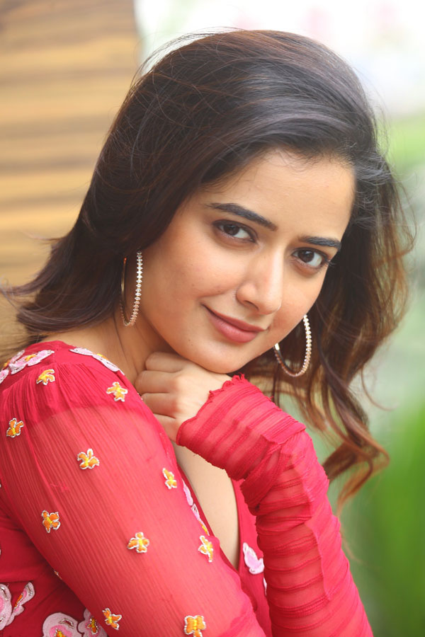 ashika-ranganath-stills-4-8.jpg