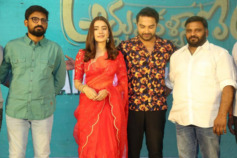 ashoka-vanamlo-arjuna-kalyanam-trailer-launch-14.jpg
