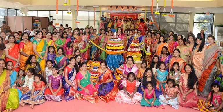 ata-bathukamma-celebrations-in-chicago-3.jpg