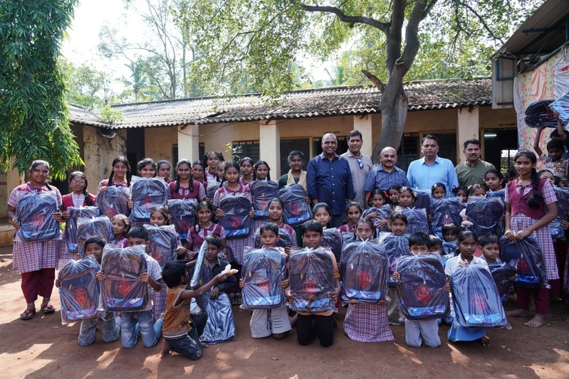 ata-donates-school-bags-in-srisailam-12-dec-2023-2.jpg