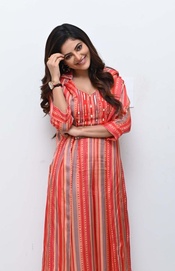 athulya-ravi-stills-14.jpg