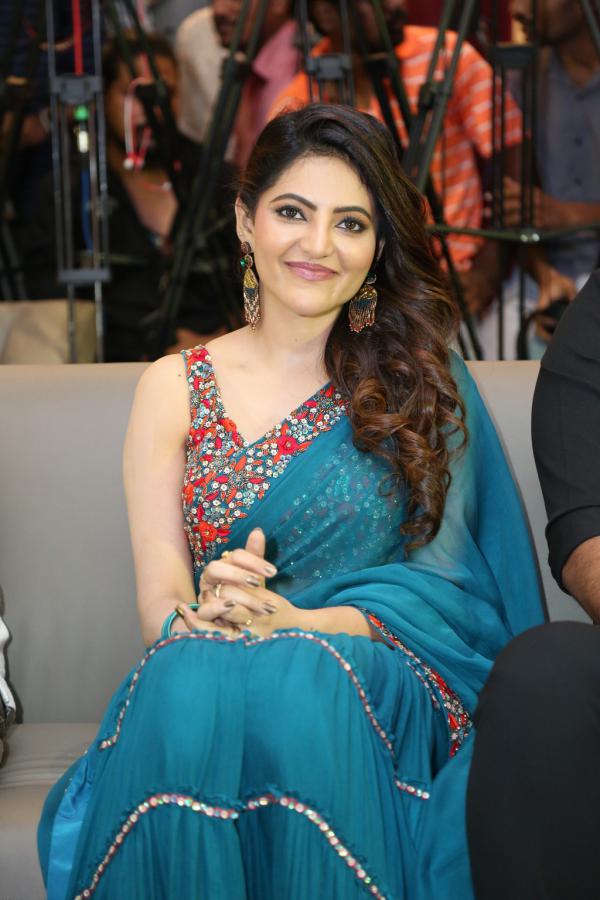athulya-ravi-stills-2-11.jpg