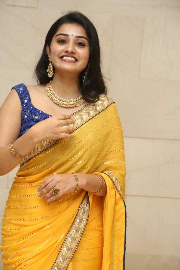 atira-raju-stills-10.jpg