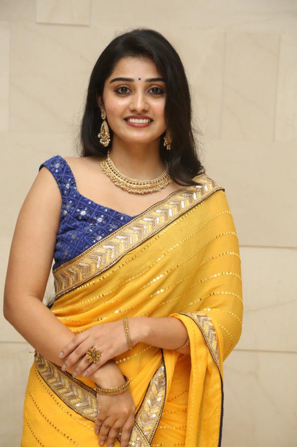 atira-raju-stills-13.jpg