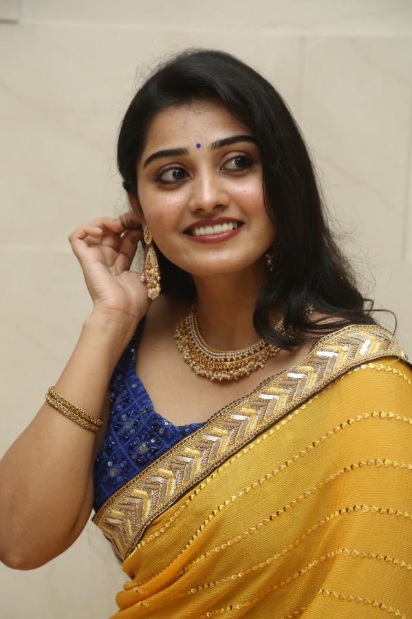 atira-raju-stills-22.jpg