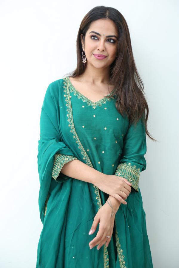 avika-gor-stills-2-13.jpg