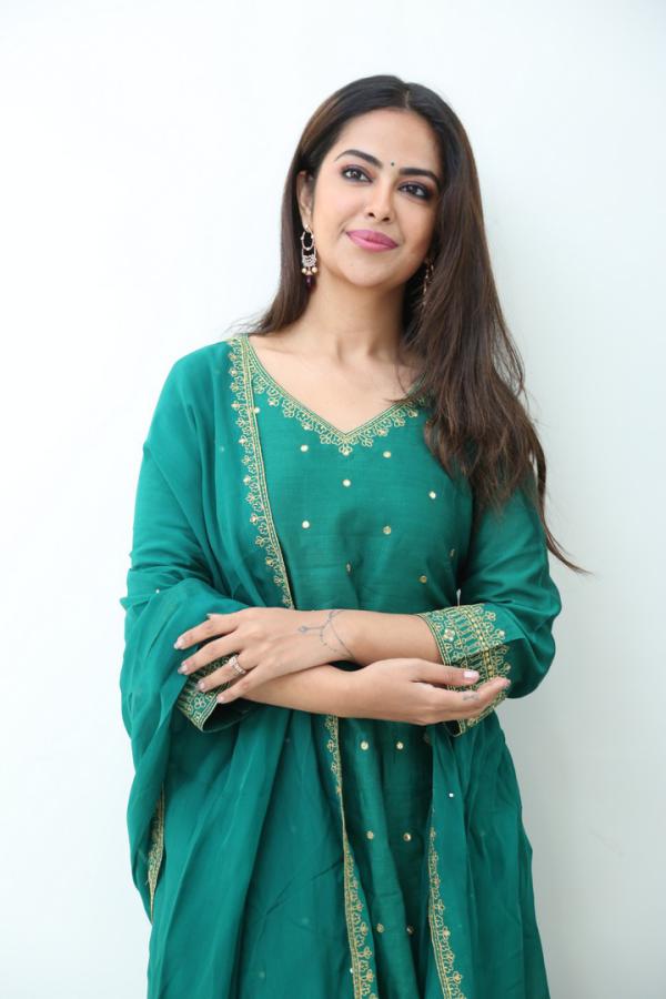 avika-gor-stills-2-14.jpg