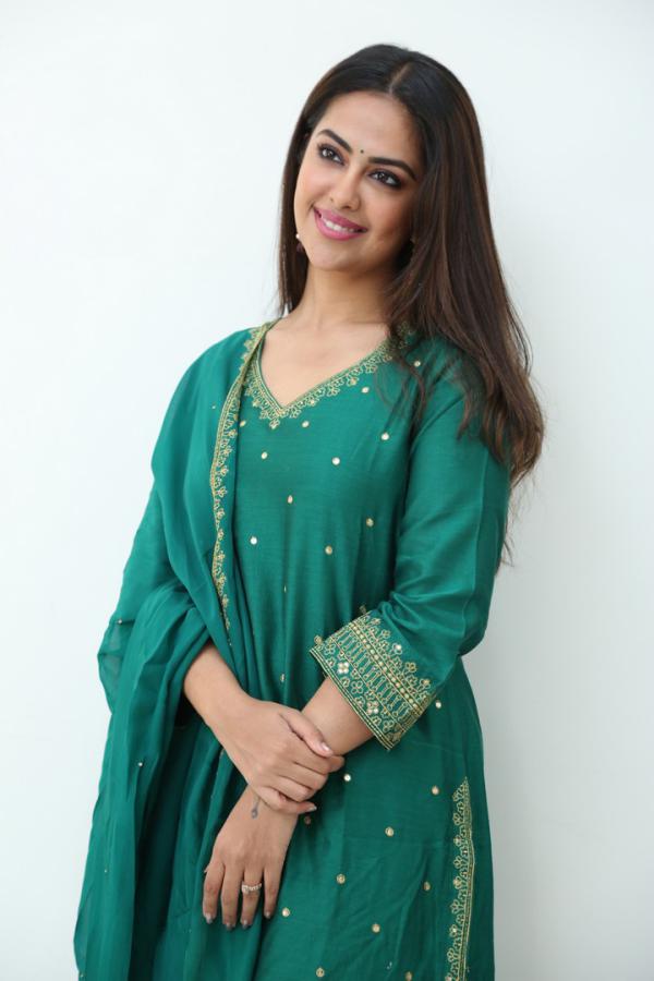 avika-gor-stills-2-20.jpg