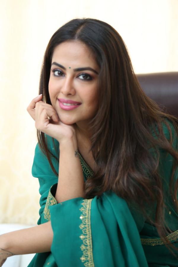 avika-gor-stills-2-6.jpg