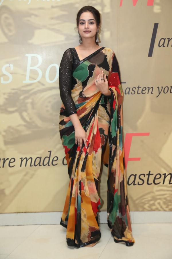 ayesha-khan-stills-18.jpg