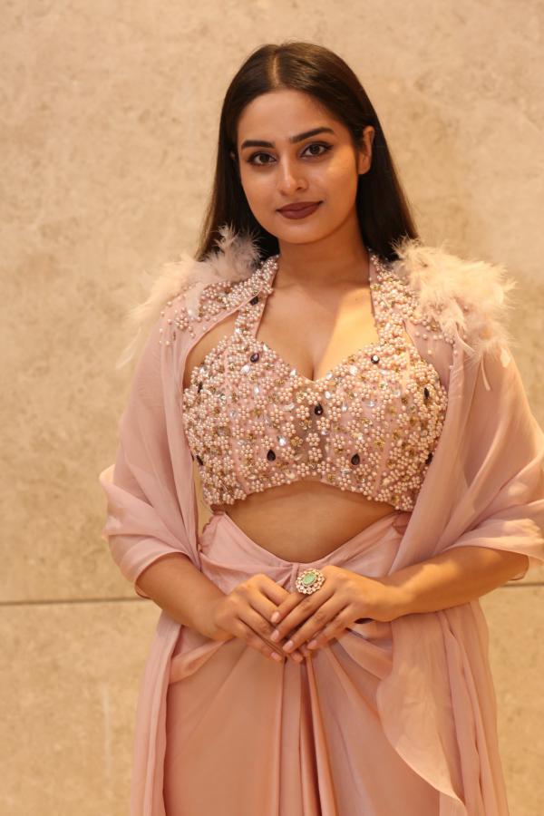 ayesha-khan-stills-2-6.jpg