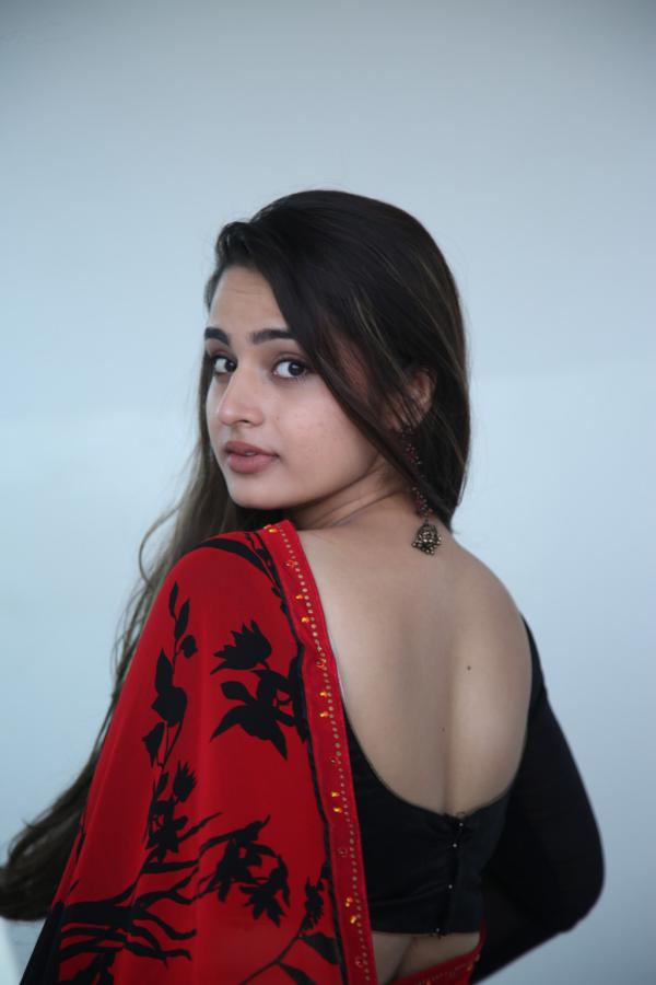 ayesha-singh-stills-3.jpg