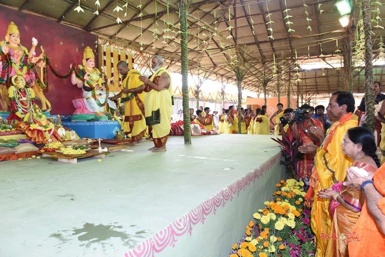 ayutha11-1450889110.jpg