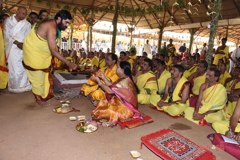 ayutha15-1450889108.jpg