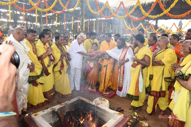 ayutha6-1450889109.jpg