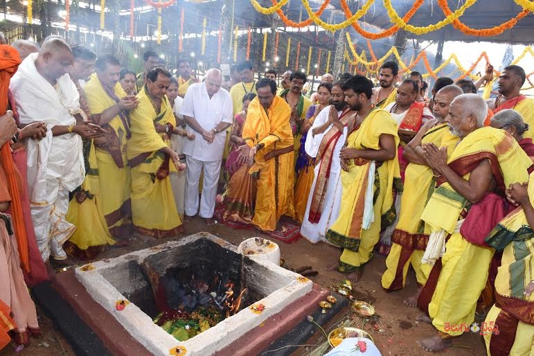 ayutha8-1450889109.jpg